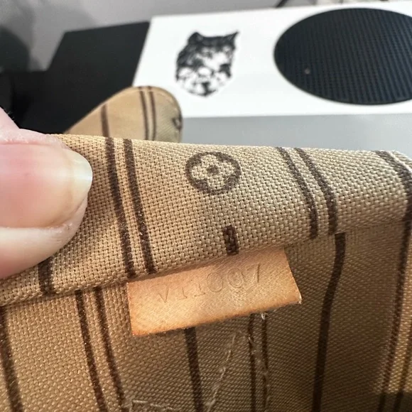 Louis Vuitton Brown Monogram Neverfull PM - Picture 2 of 3